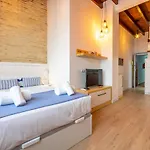 Fabie Triana Loft By Valcambre